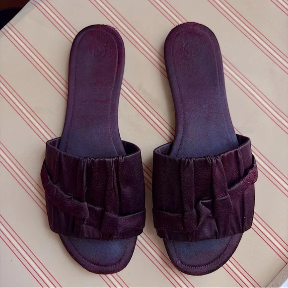 🥀 The Row Oxblood Satin "Ellen" Slide Sandals Sz EU 37.5 / US 7 🥀 - Picture 1 of 12